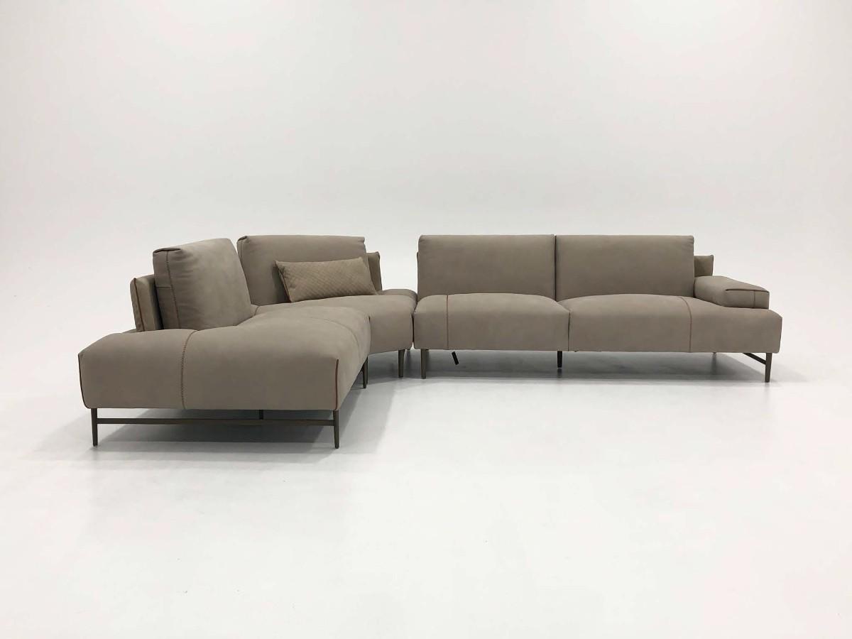 沙发材质:牛皮,羽绒,泡绵适用风格:现代时尚gamma同样是上等牛皮家具