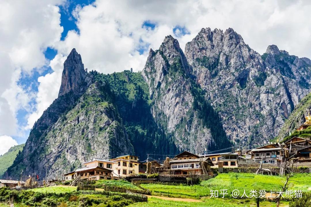 旅游推荐地八月 v2-70e09398eb7e457a3b679e2b9877f434_r.jpg