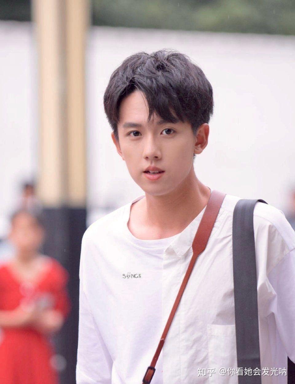 张耀手上纹身是什么