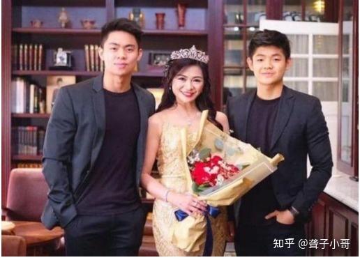 冻龄爸爸走红比女儿大25岁像情侣女儿澄清这是我亲爹