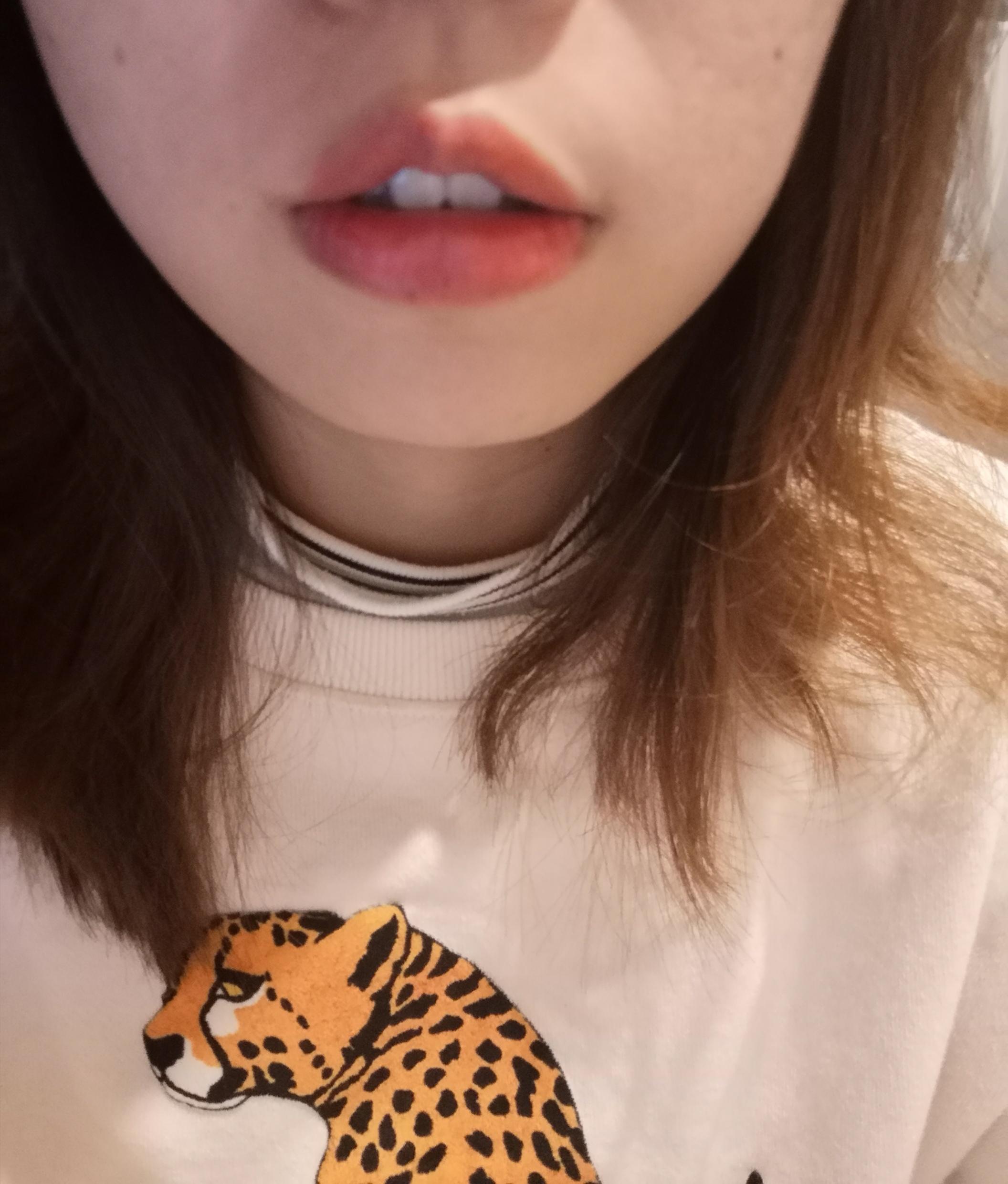 嘴唇厚且翘是什么体验