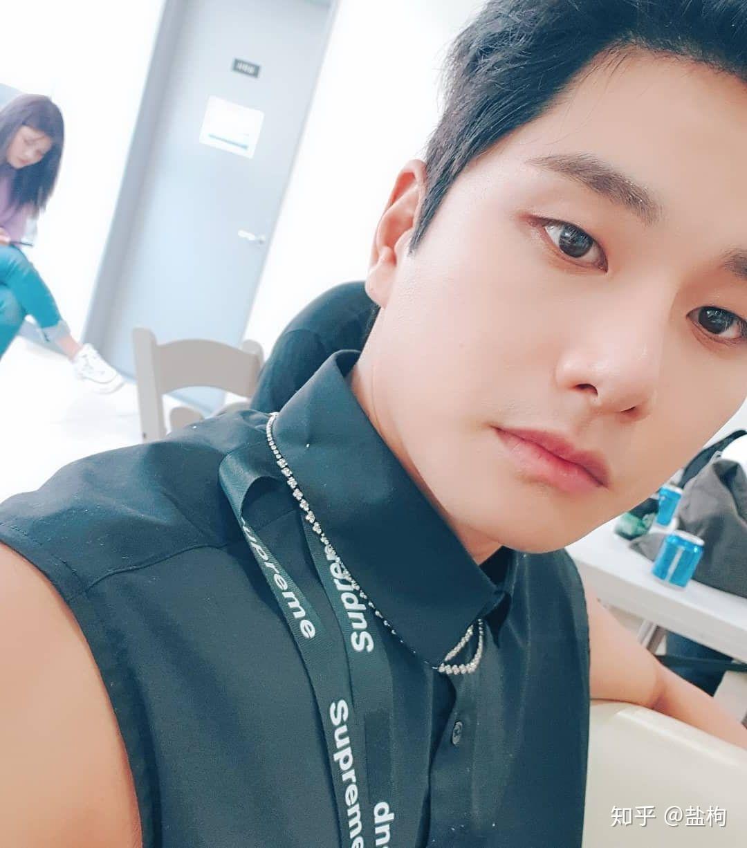 如何评价演员李伊庚