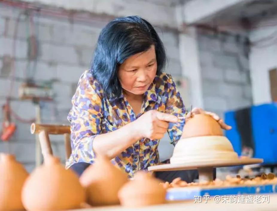 建盏大师阙梅娇寒尽春来花更娇女匠人的艺术升华