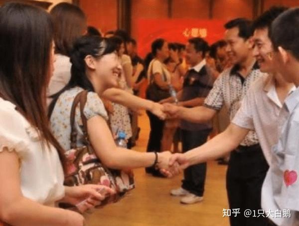 8年了，那个“非5000万富二代不嫁”的周兰君，嫁出去了吗？ - 知乎