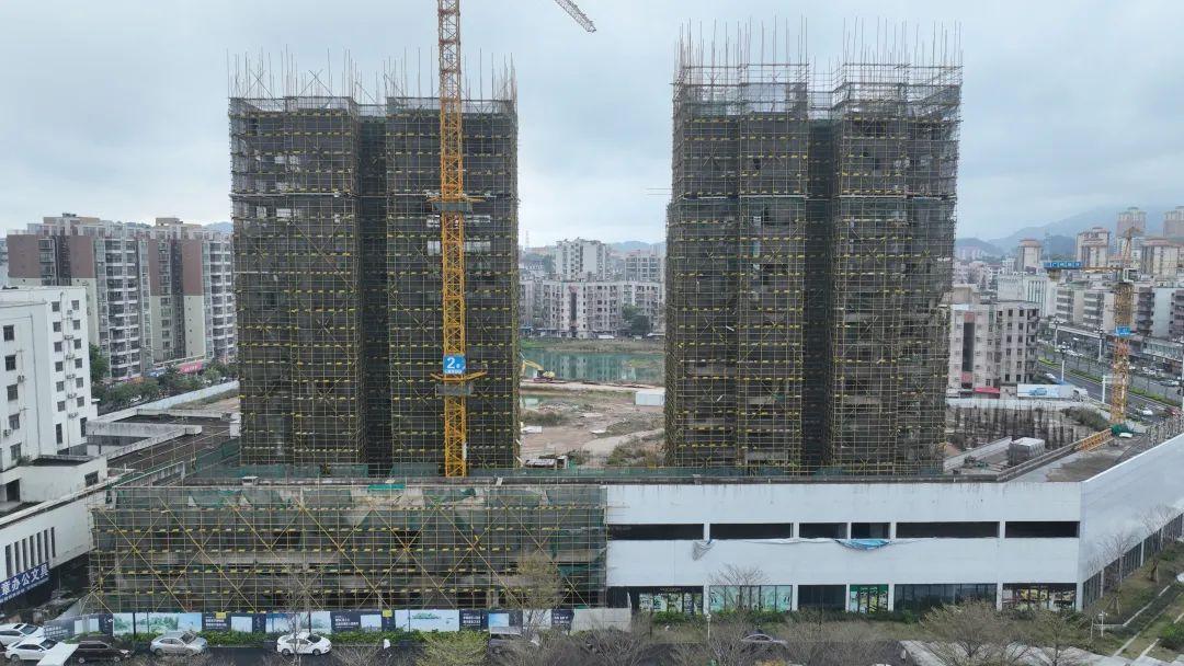 6亿起拍,拱北--珠澳广场也被拍卖而除了实地紫藤公馆外,房姐注意到