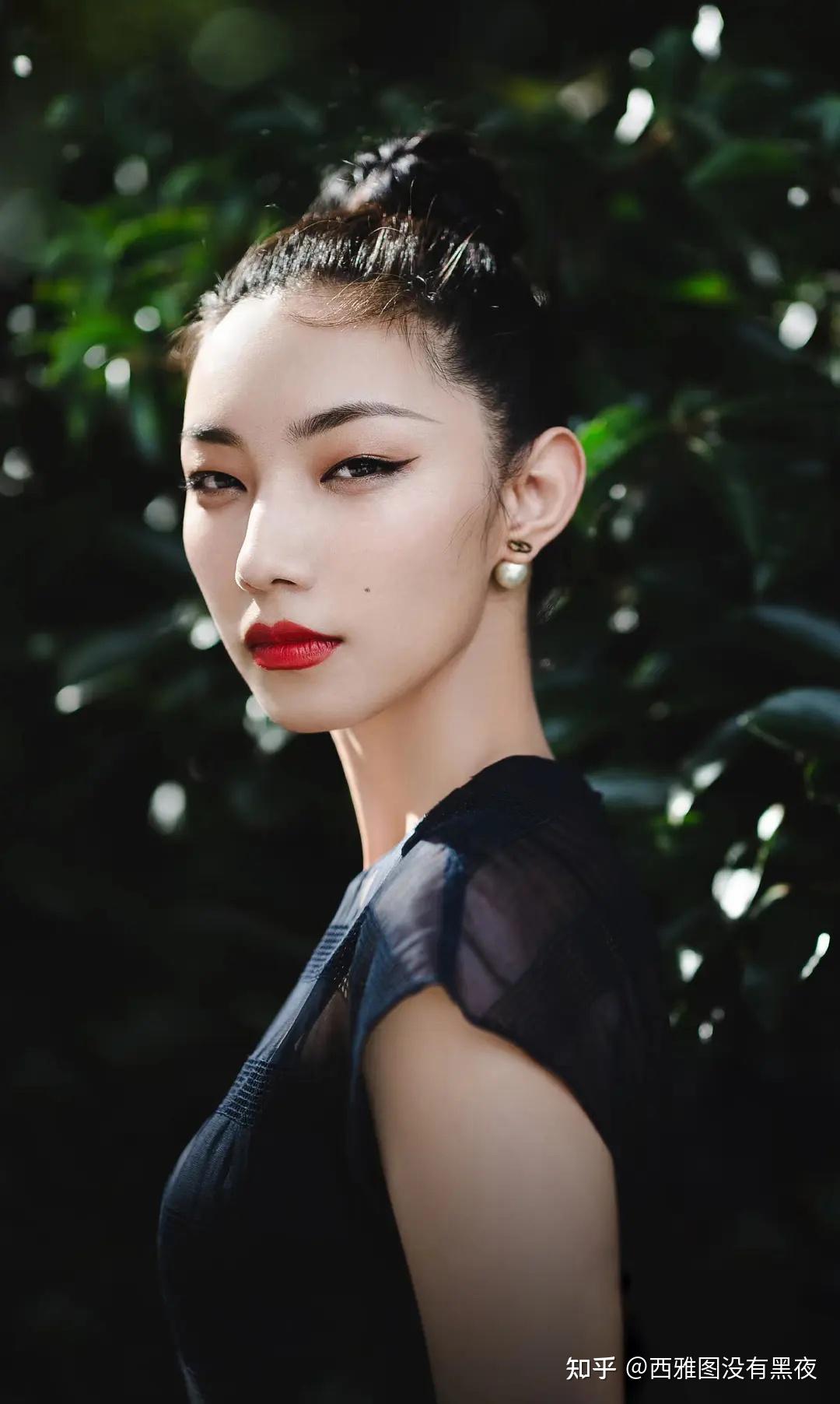 如何评价乌尔善《封神》中邓婵玉的扮演者蒙古族演员那尔那茜的长相?