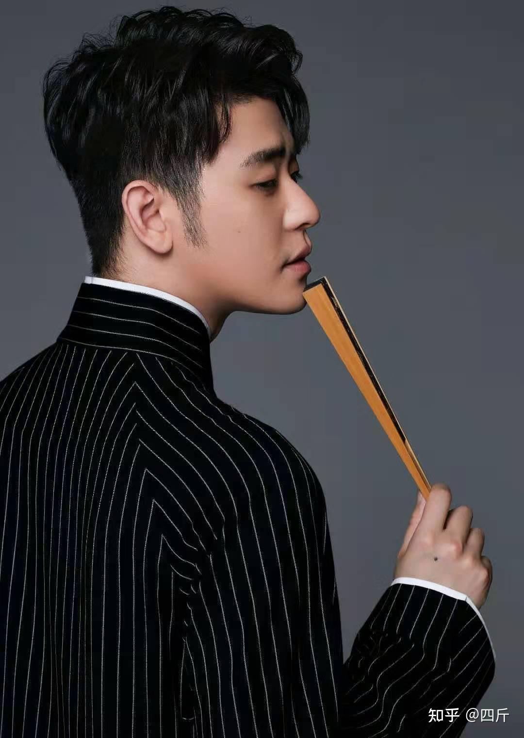 张云雷被京剧艺术家称赞引热议传统艺术势弱老泰斗也要靠流量