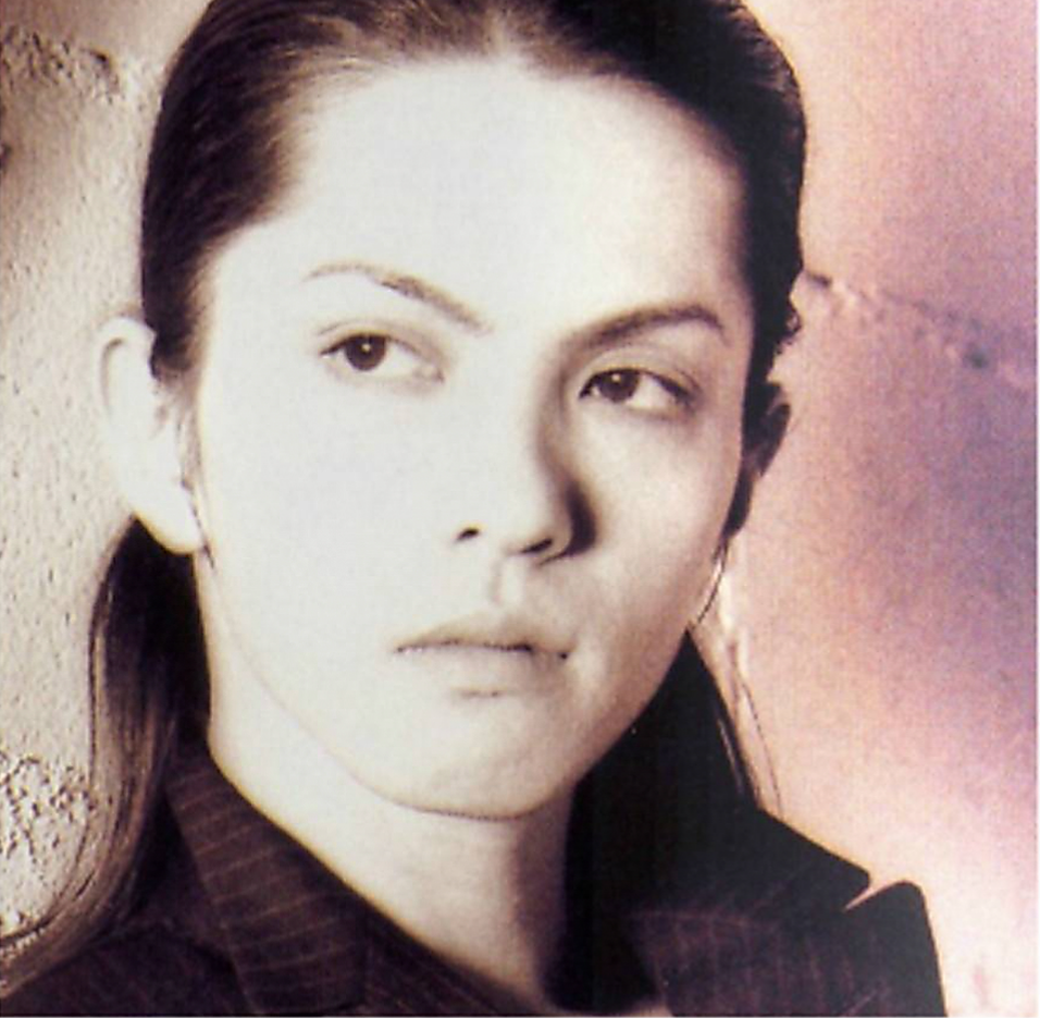 如何评价彩虹乐队主唱hyde的颜