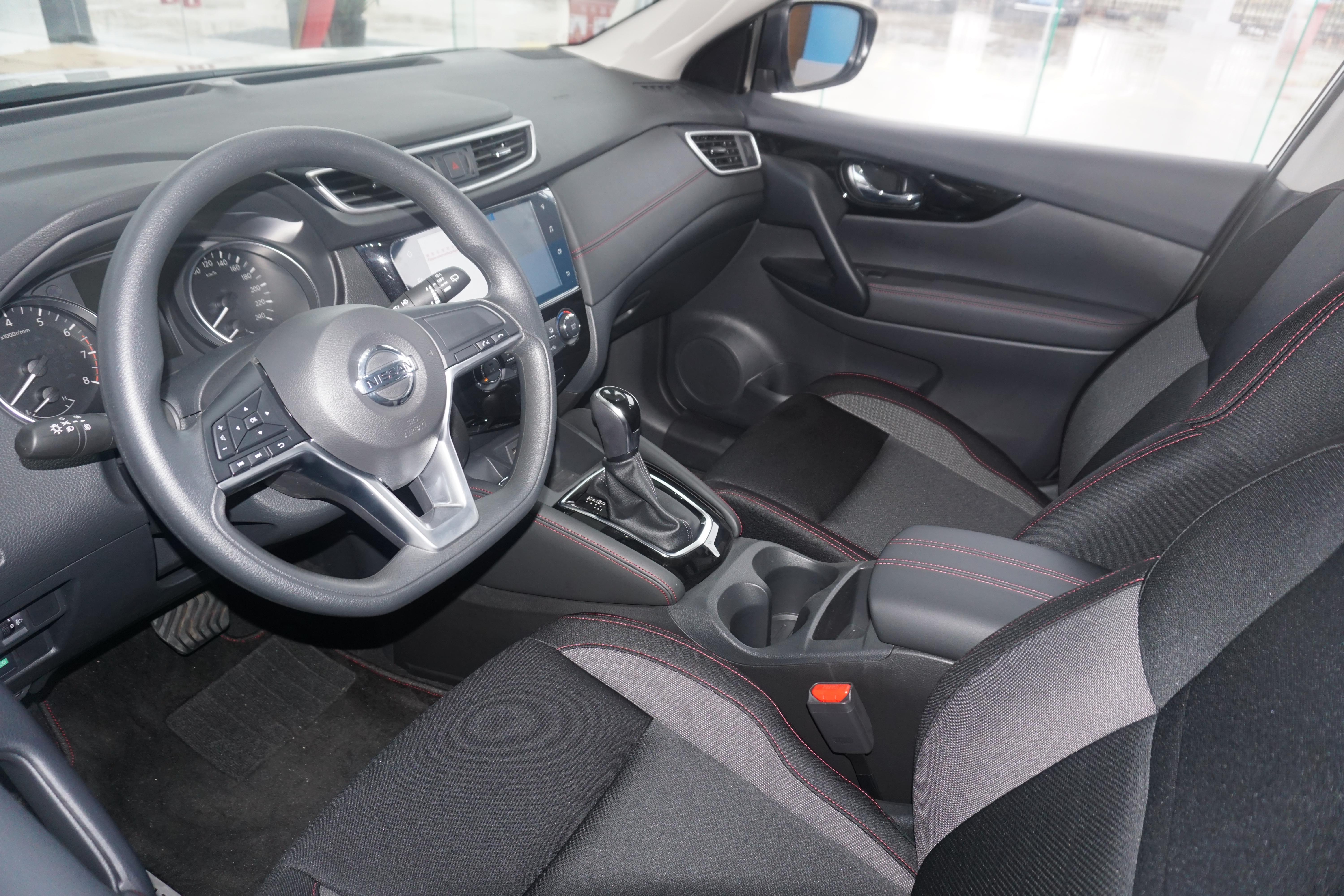 到店实拍2021款日产逍客白色车身很洋气配360度全景影像