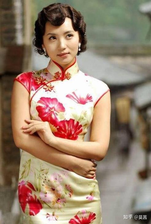 赵露思,倪妮,关晓彤,刘浩存,刘嘉玲,周冬雨,欧阳娜娜,等严格来说,旗袍