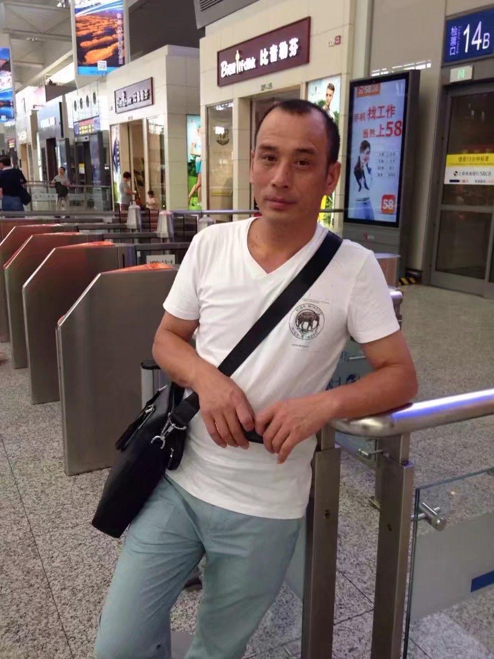 我想问一下中年男人真的每天在乎自己油腻不油腻