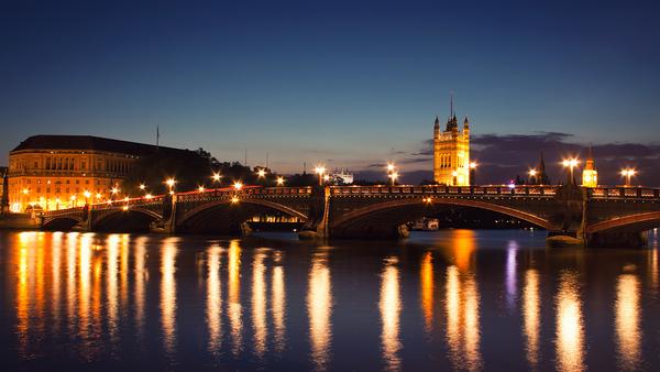 兰贝斯桥真实的英伦对决