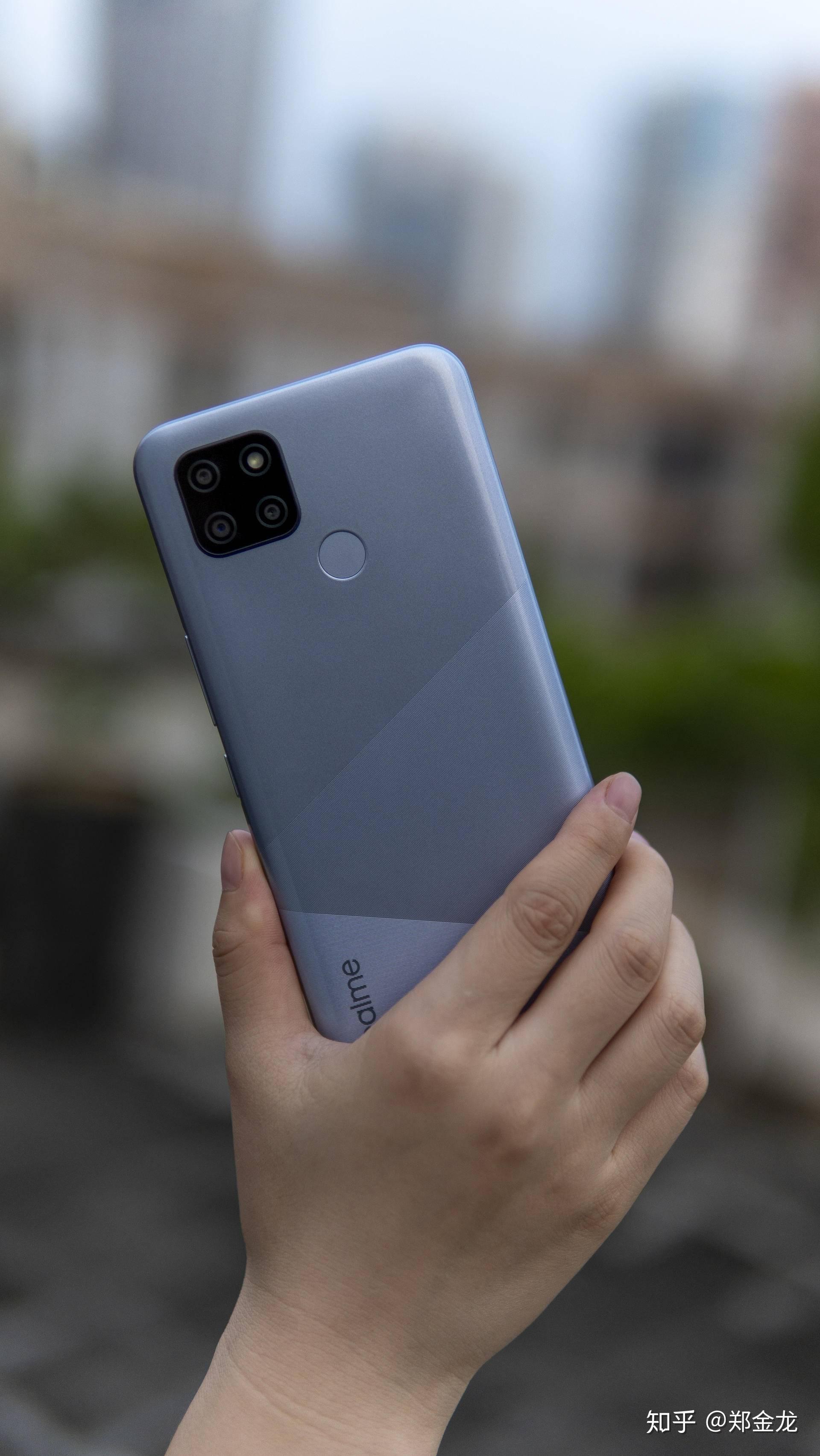 如何评价 realme 9 月 1 日发布的真我 v3,这个配置 999 元起价格香吗