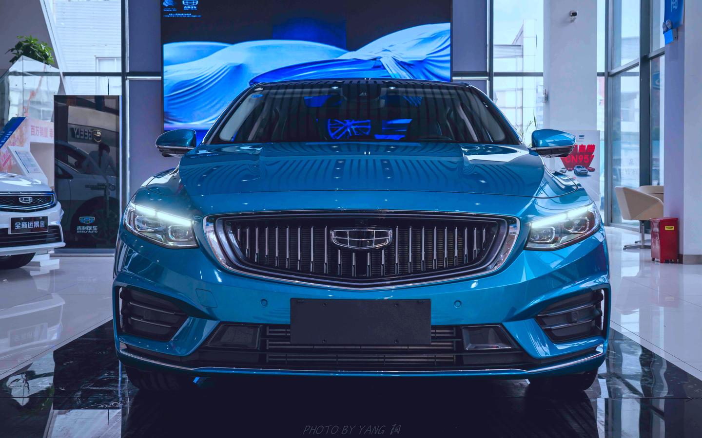 新车到店实拍吉利preface星瑞