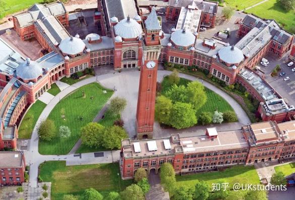 对学校的建筑外观还是十分满意的"《红瓦黑瓦》的红房子既视感感觉有