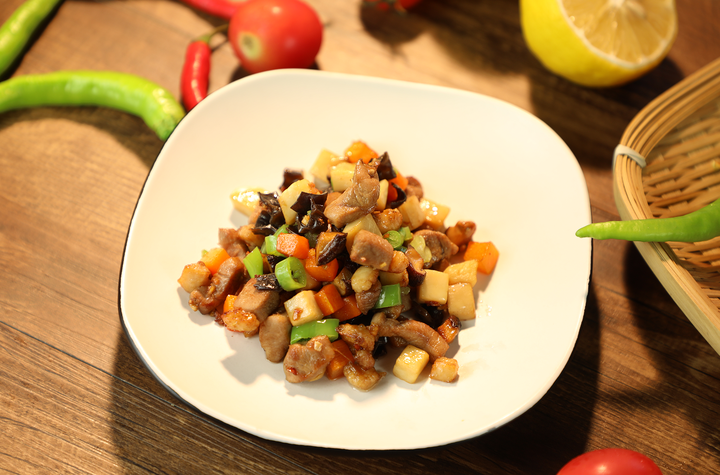 夏天必不可少的美味秘制八宝鸭丁