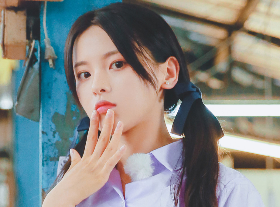 杨超越泰国中学校服