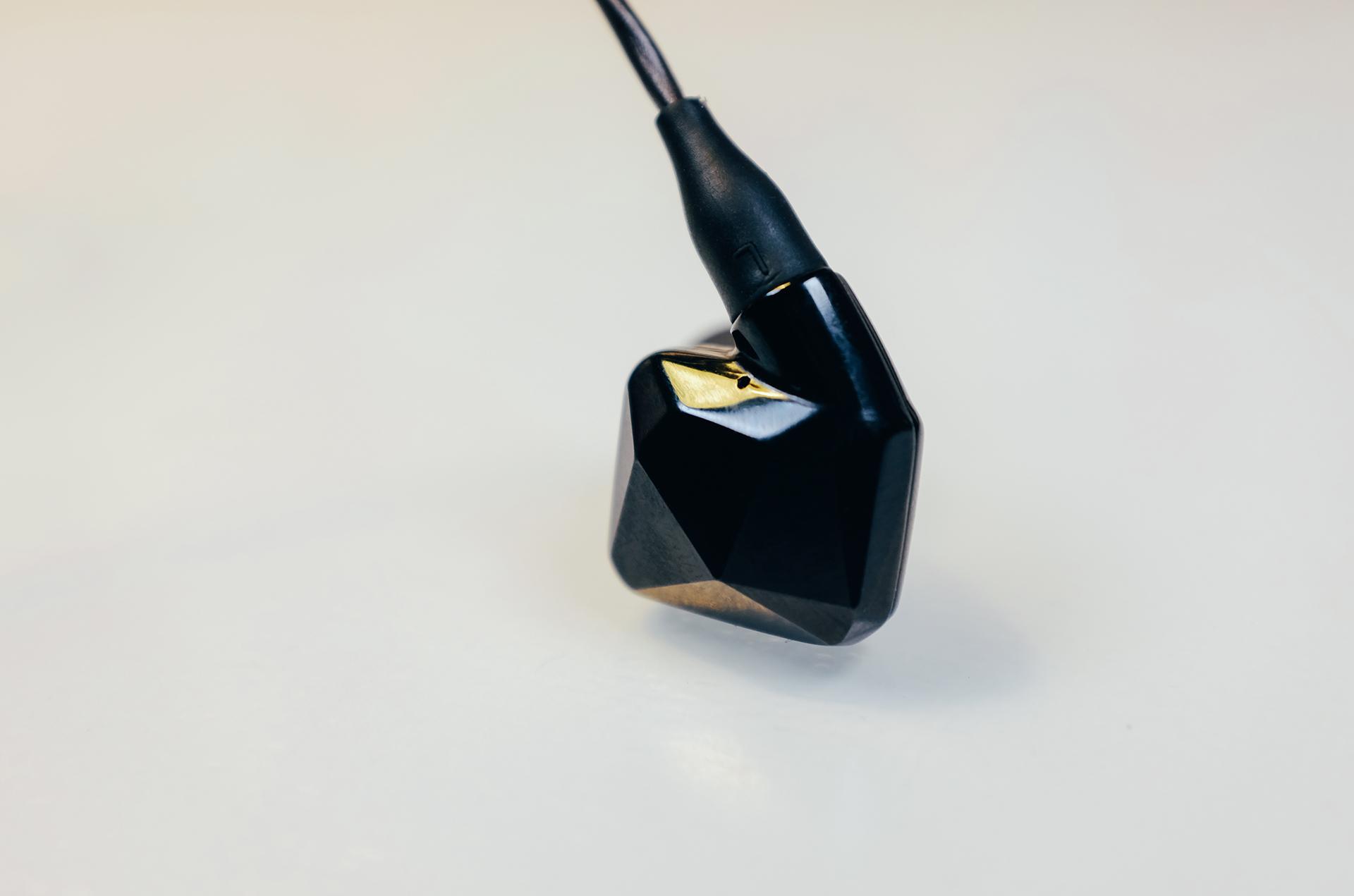 继承者--VSONIC GR09入耳耳机测评 外观篇