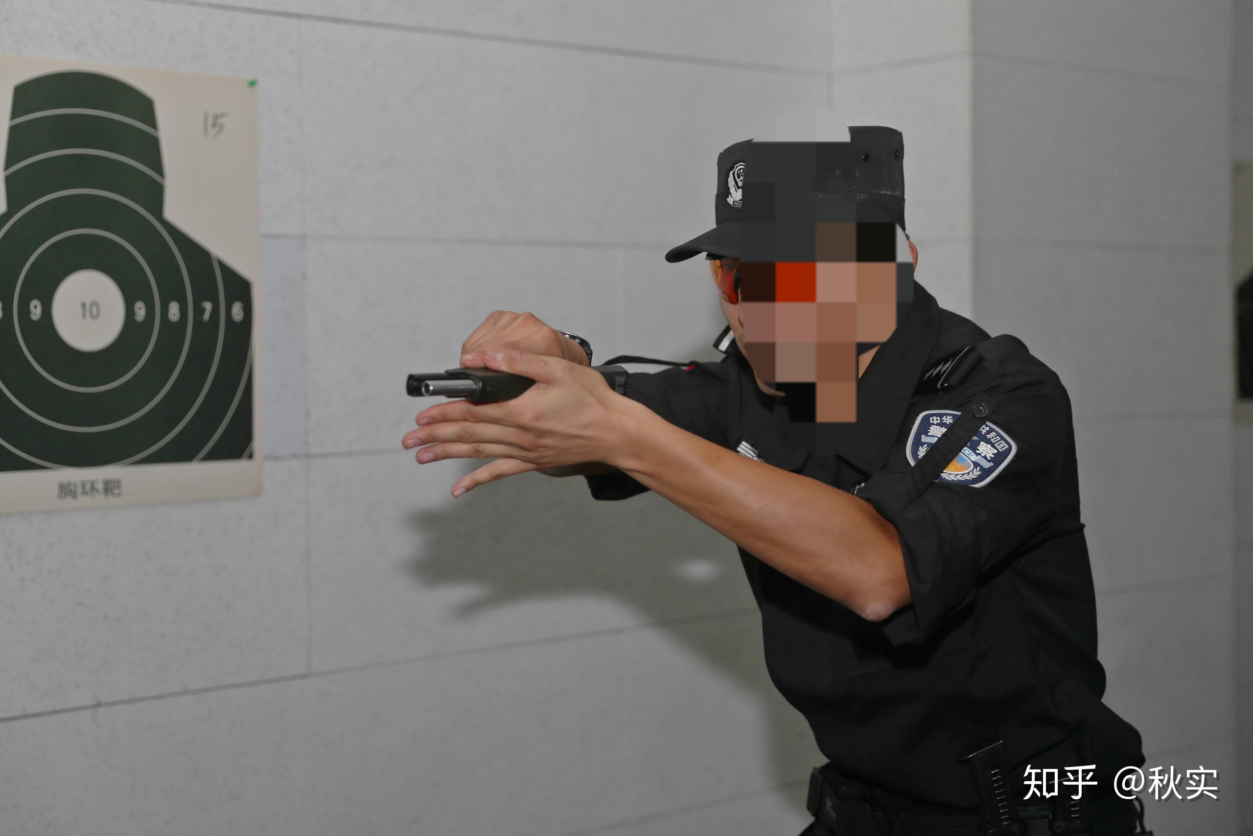 手枪上膛有哪些经典动作? - 知乎