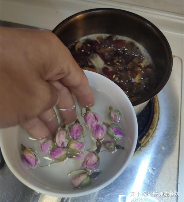 吃什么能让大姨妈提前来 v2-7337f9e8ea6c67146965cdc850c6843c_r.jpg