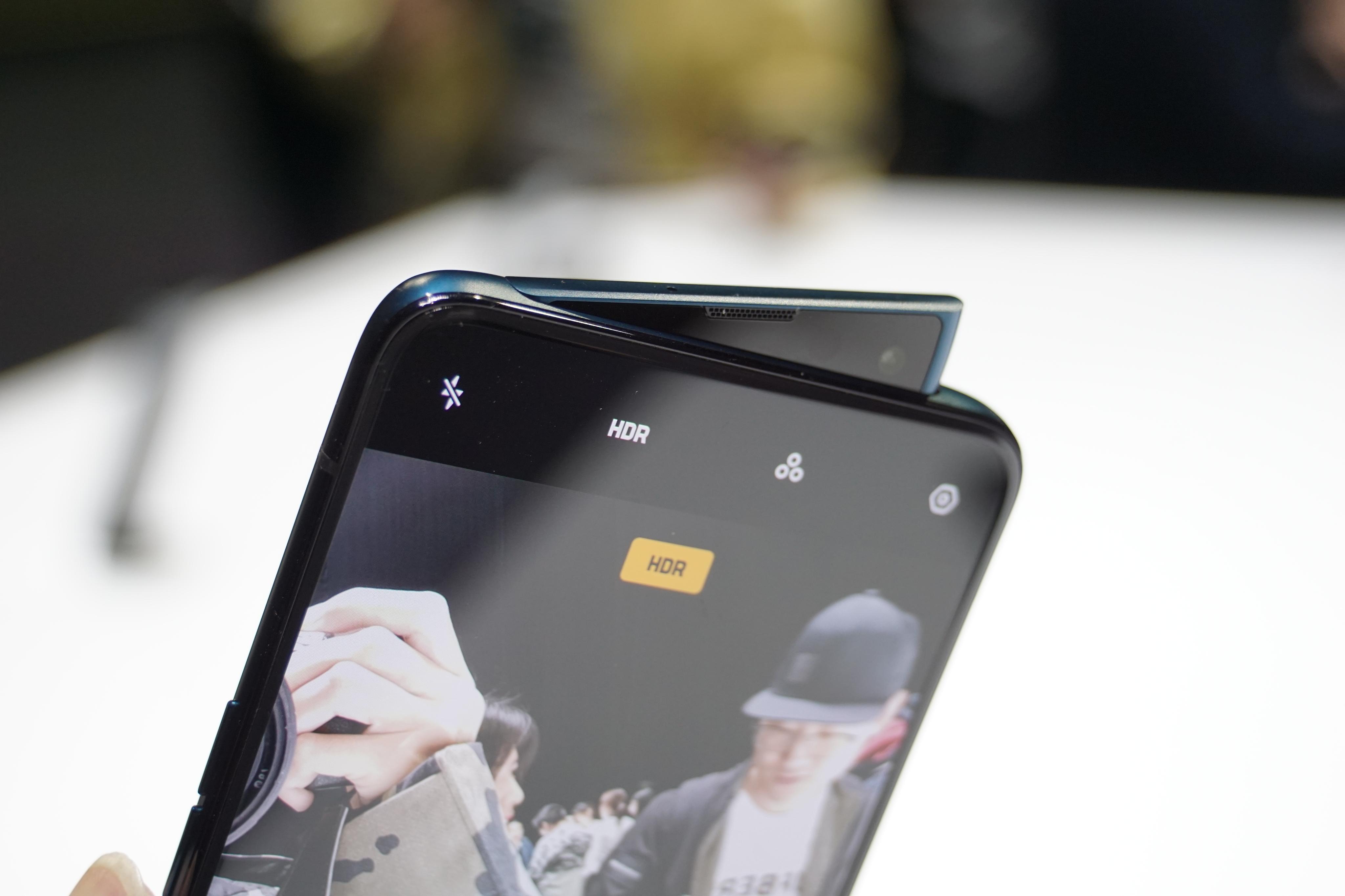 opporeno上手侧旋升降结构10倍光变有多炫酷