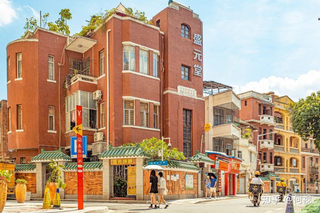 既有前庭后院,又有红砖清水外墙,形成与城西的西关大屋,骑楼和竹筒屋