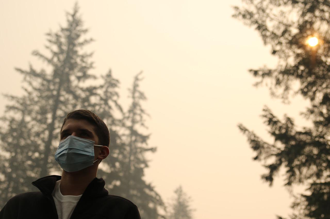 空调除湿为什么有雾