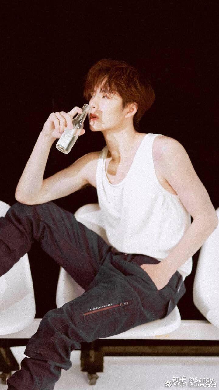 有没有王一博的硬照,原谅我一直没有get到他的颜?