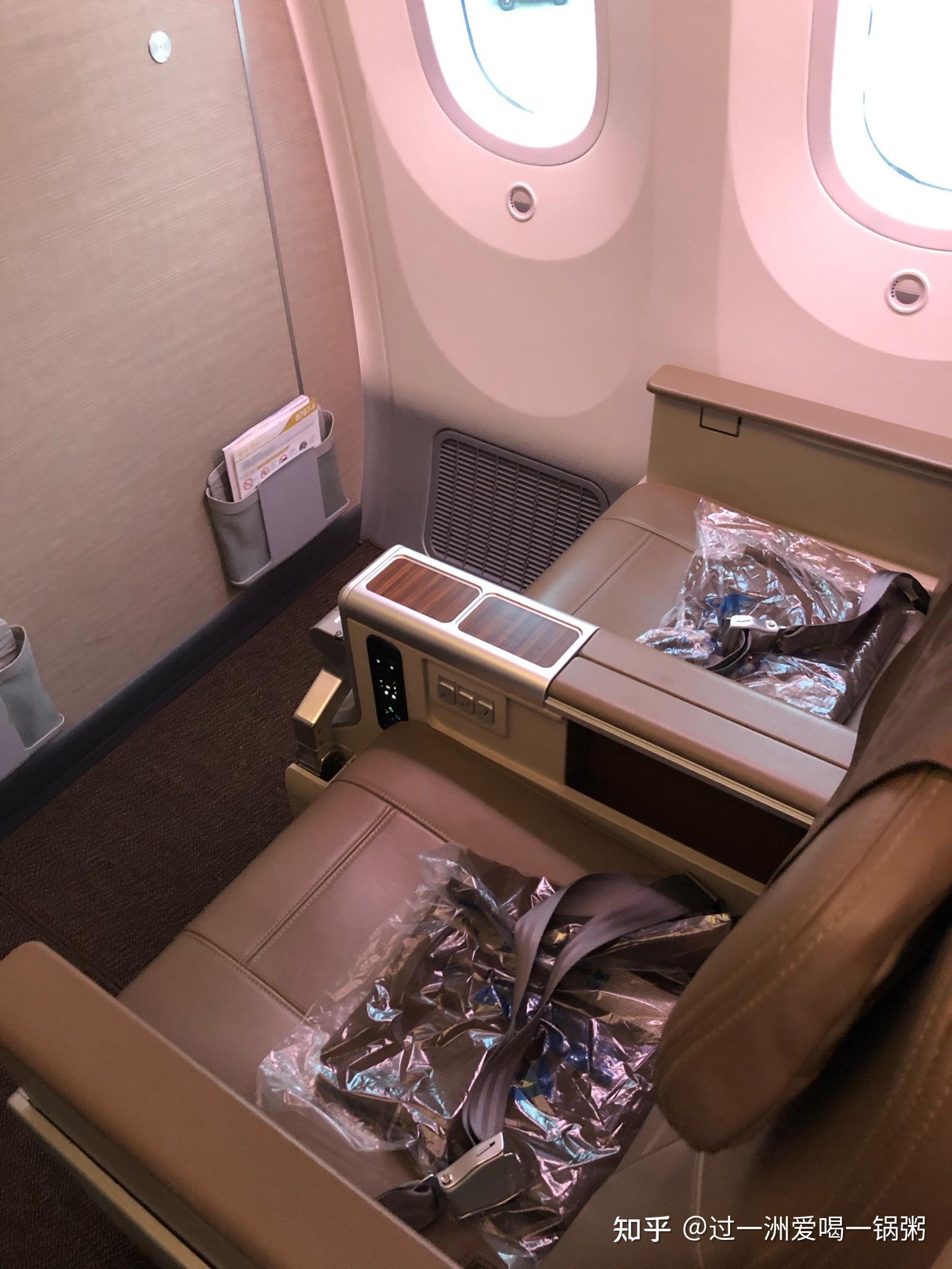 东航789的超级经济舱哪排比较好