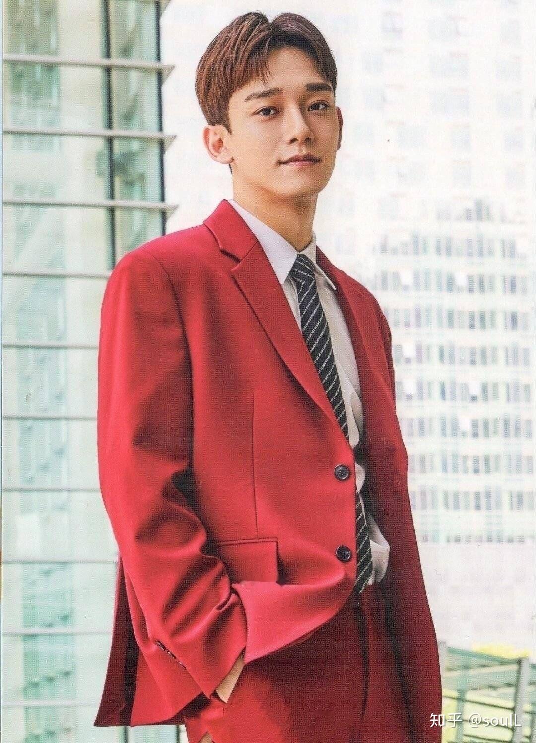 有没有exo五巡的红西装图片? - 知乎