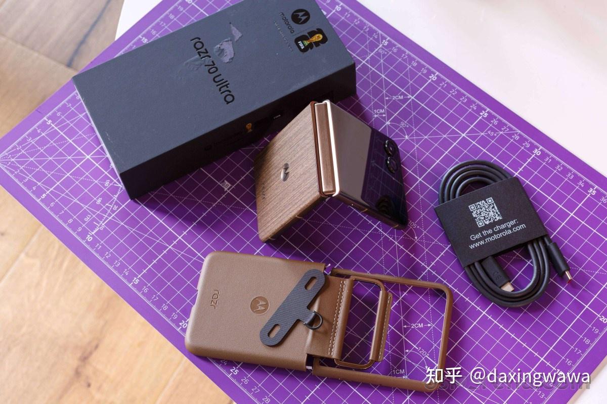 摩托罗拉Motorola Razr 70 Ultra替你摸了一遍,说点真话