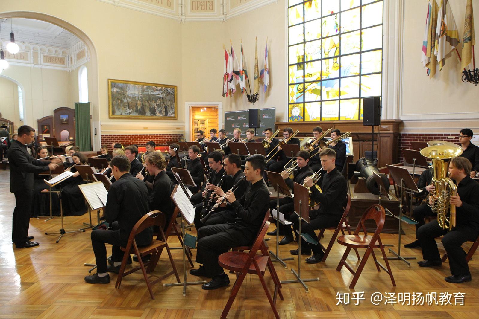 聖彼得堡音樂學院是與美國茱莉亞音樂學院,柯蒂斯音樂學院,莫斯科國立