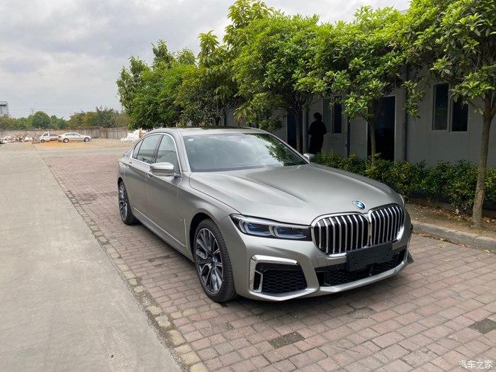 磨砂神秘银宝马m760li xdrive v12 运动套装 ,成都提车