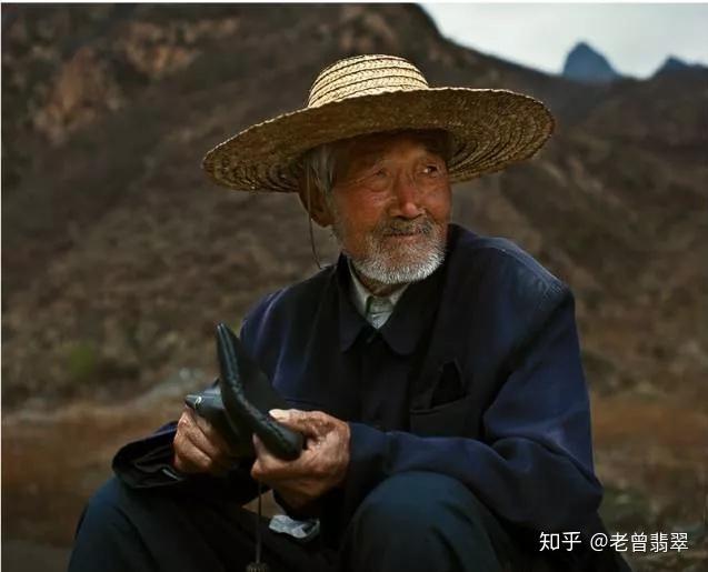 农民在山上挖出一石头 ,竟然是价值8亿翡翠原石 - 知乎