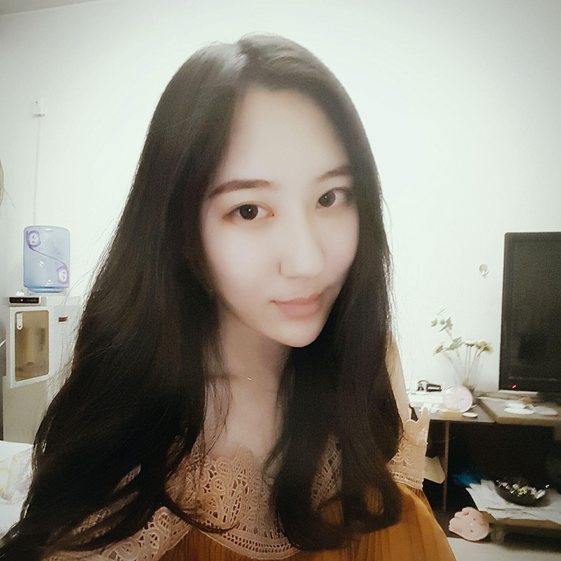 长脸中庭长鼻子大的女生适合什么发型