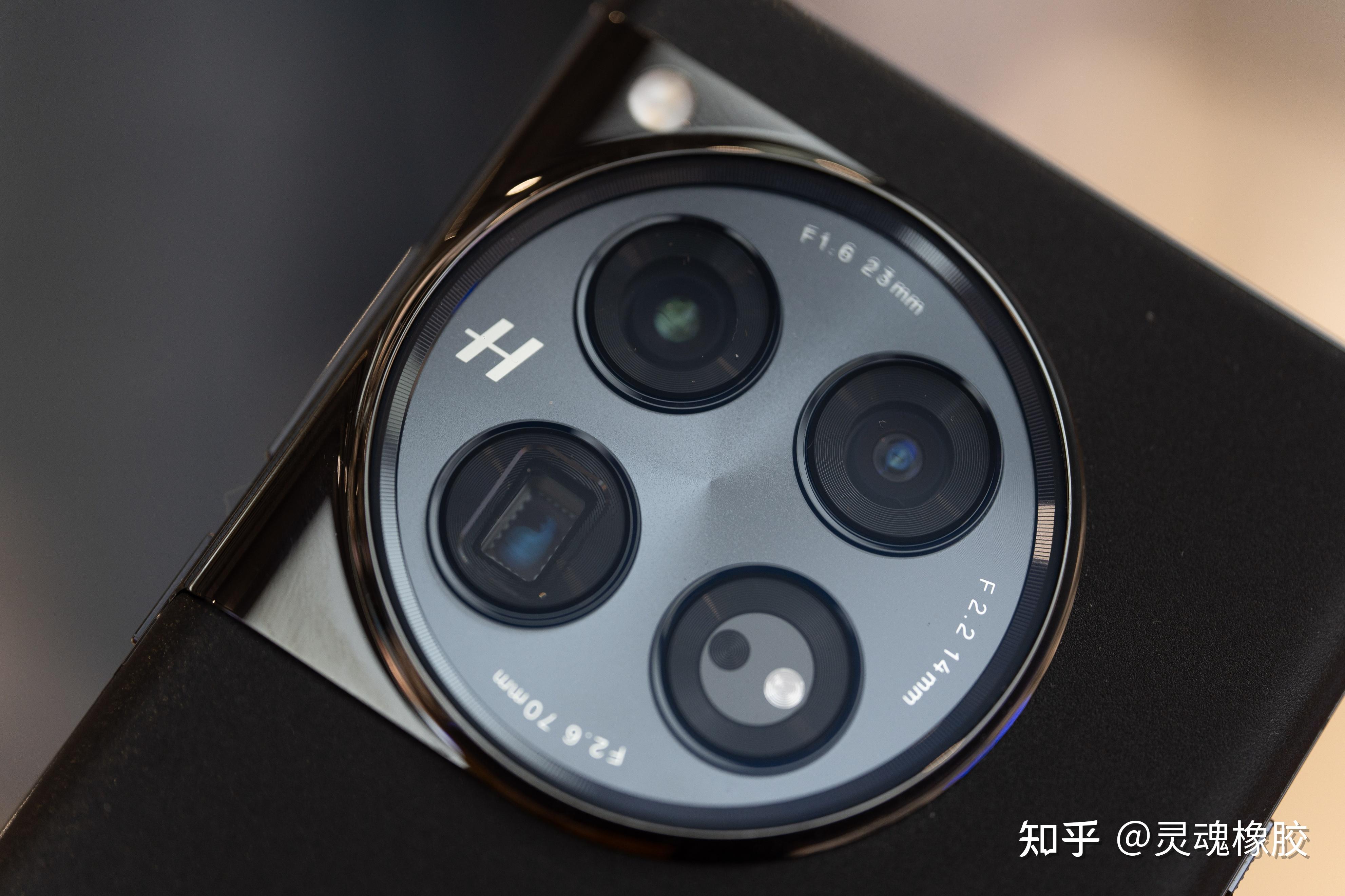 因为这货从发布到现在,连续5个月霸榜安兔兔4000元以上旗舰手机性价比