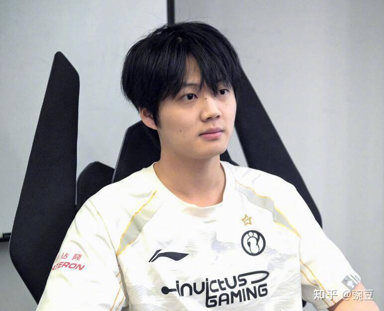 小乐言嘲讽前女友更改id吐槽周淑怡暗示她和劣迹艺人谈恋爱