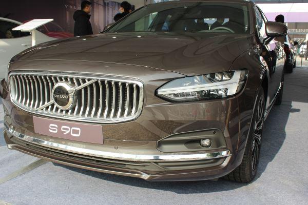 2021款沃尔沃s90实拍枫木棕配色很大气确定不考虑一下吗