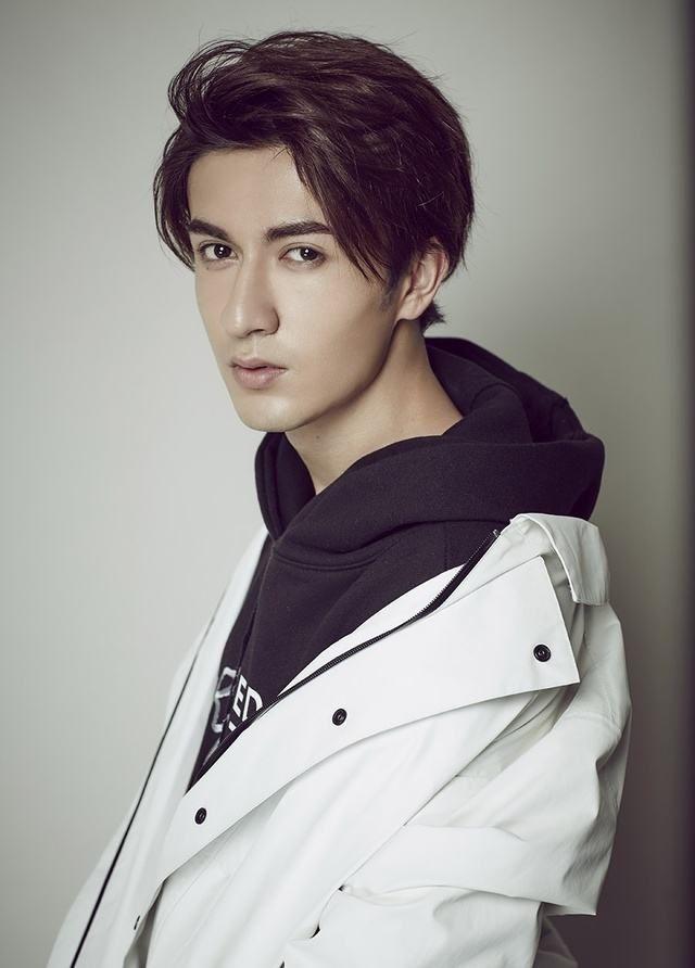 中国演艺圈怎么都没有几个异域风情新疆男演员呢? - 知乎