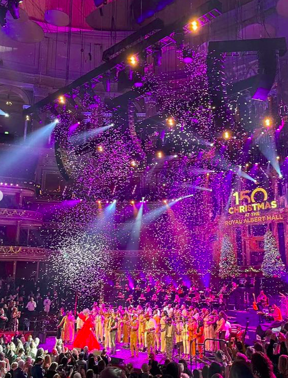 见证历史华人女高音歌唱家皇家阿尔伯特音乐厅开唱现场震撼