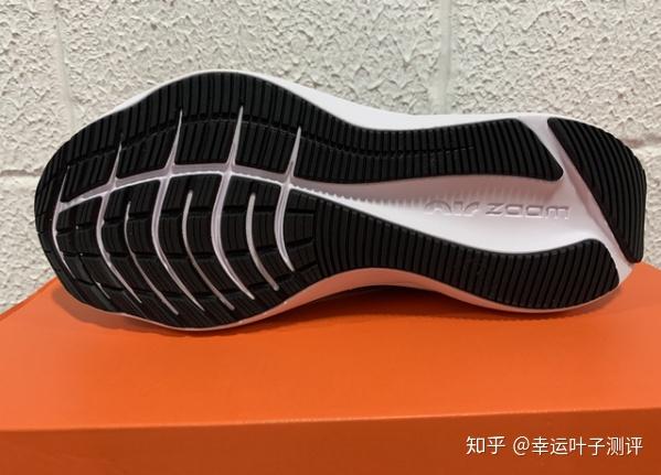 彦祖们ultraboostpb和飞马37怎么选