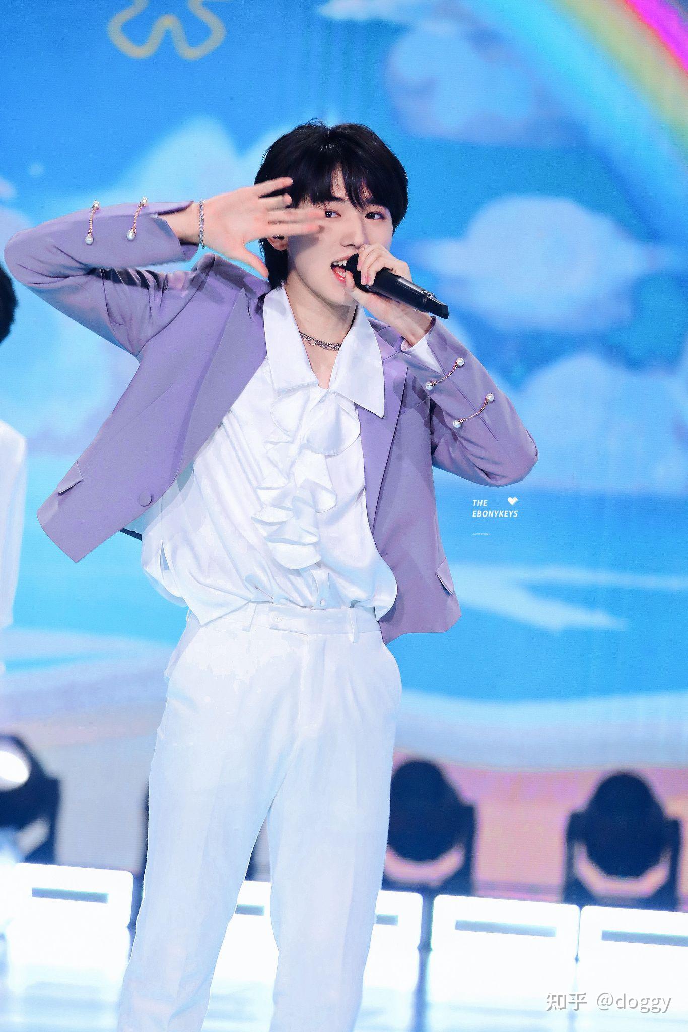 如何评价时代少年团宋亚轩的身材?