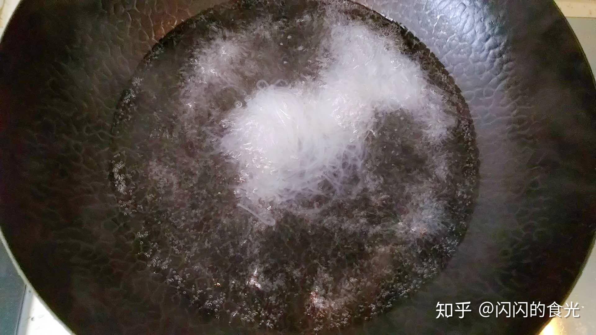 粉丝怎么煮不会断 v2-75276bfa2382c857ff50cc3430849730_r.jpg