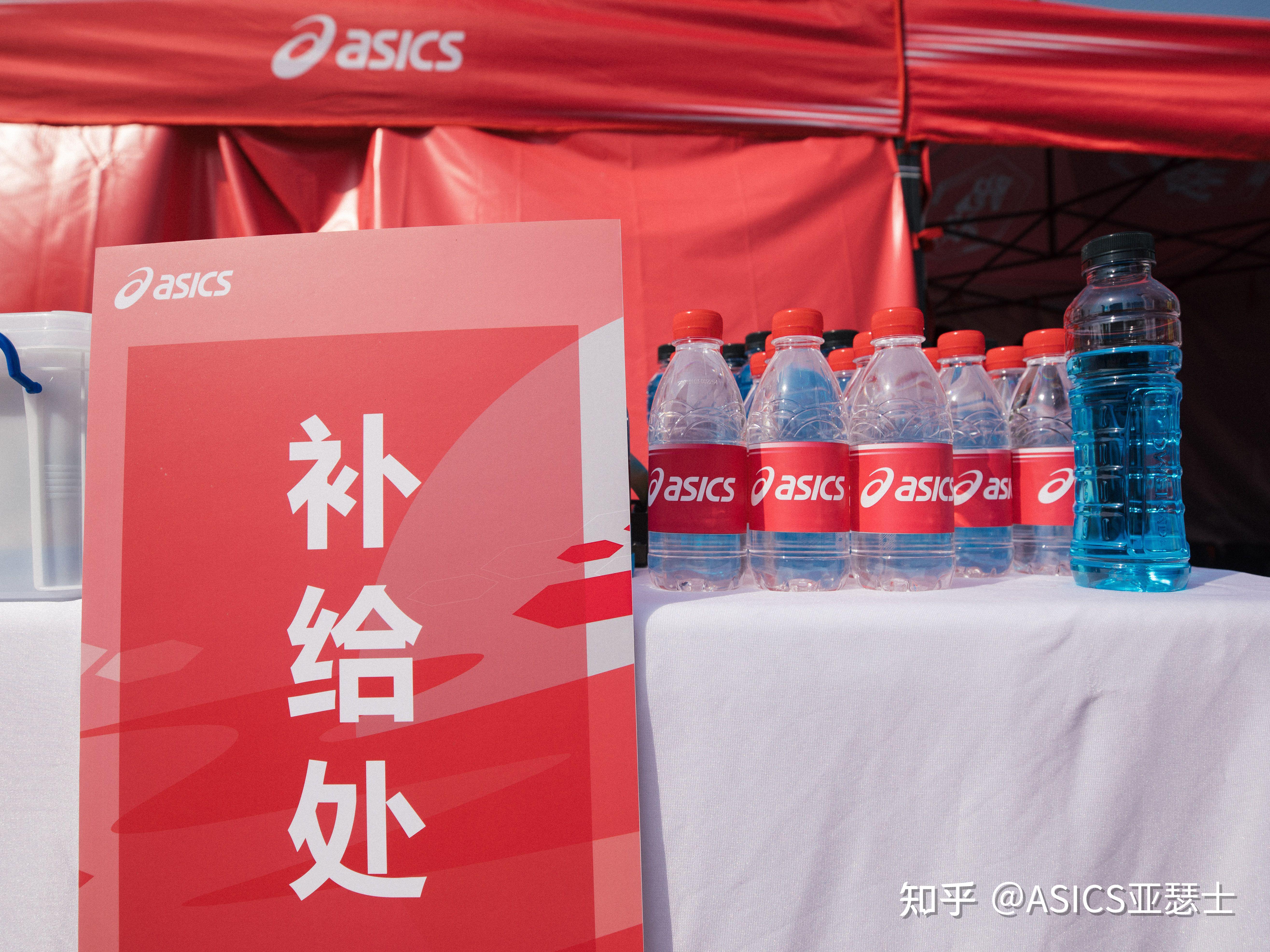 参加马拉松时如何补给能量和盐分