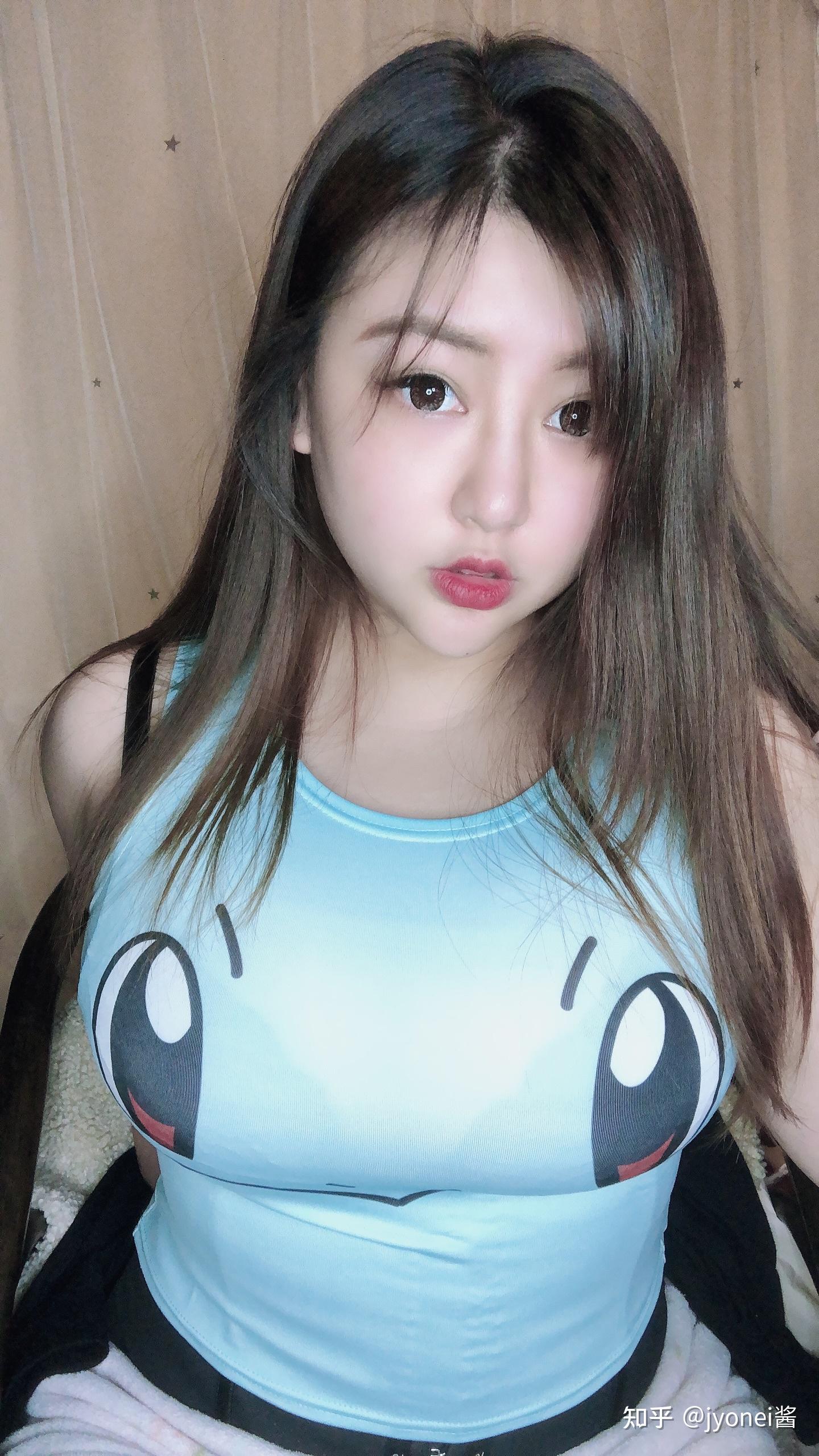 胸大的女生穿什么衣服好看?