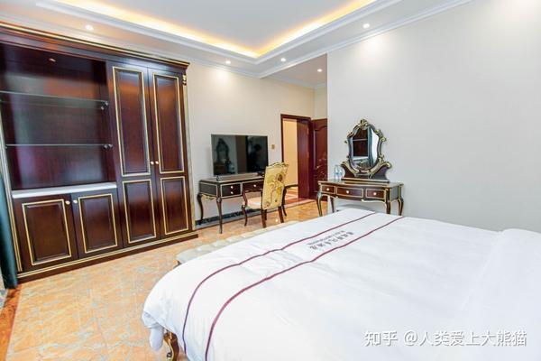 德令哈德瑞驿汽车酒店2021年开业,酒店超级新,别墅房间设施很好,3个