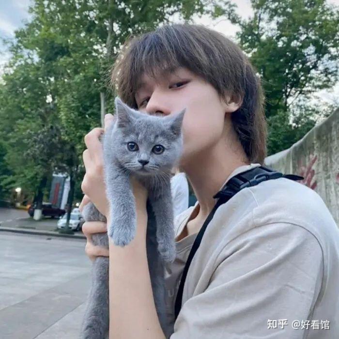 帅哥的头像 帅气 动漫人物帅哥头像图片		男生头像 冷酷 霸气		帅哥