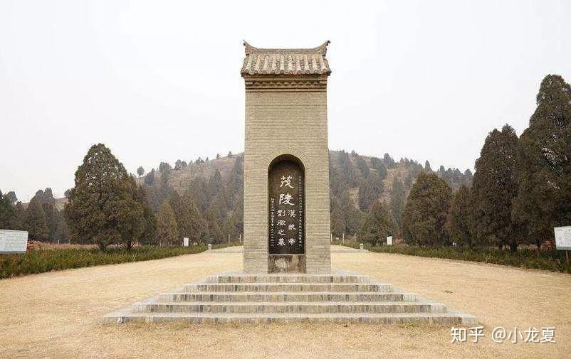 东汉末年,为军饷发愁的董卓动了盗墓发财的心思,此后便一直积极投身于