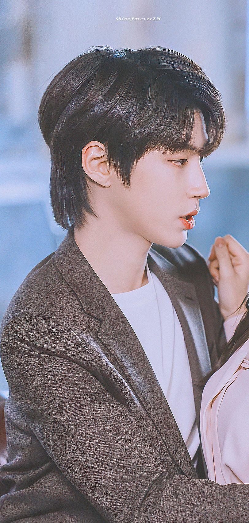 有黄仁烨壁纸吗