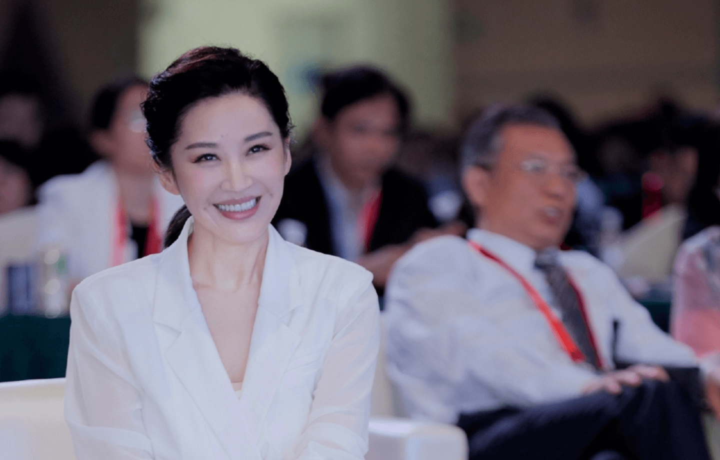 给中年女性送什么礼物最好 送中年女性礼物排行榜